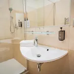 أتوس