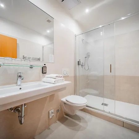 Atos Hotel 3*
