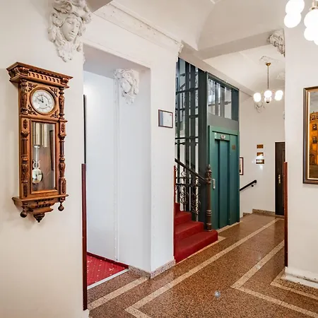 Atos Hotel 3*