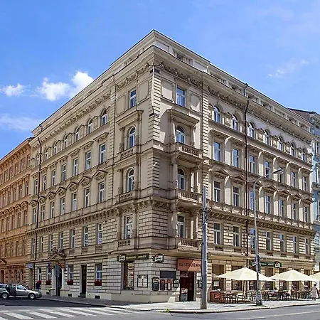 Atos Hotel 3*