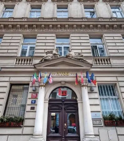 Atos Hotel 3*