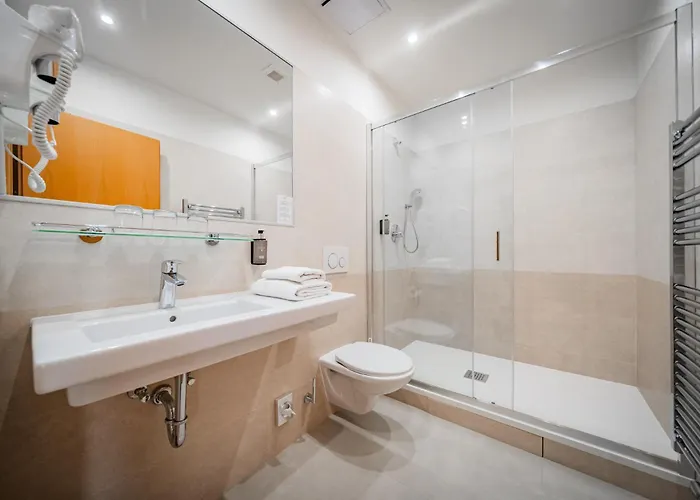 Atos Hotell 3*