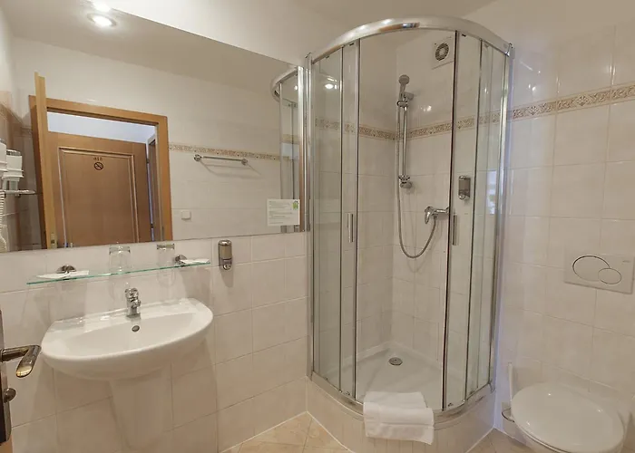 Atos Hotel 3*